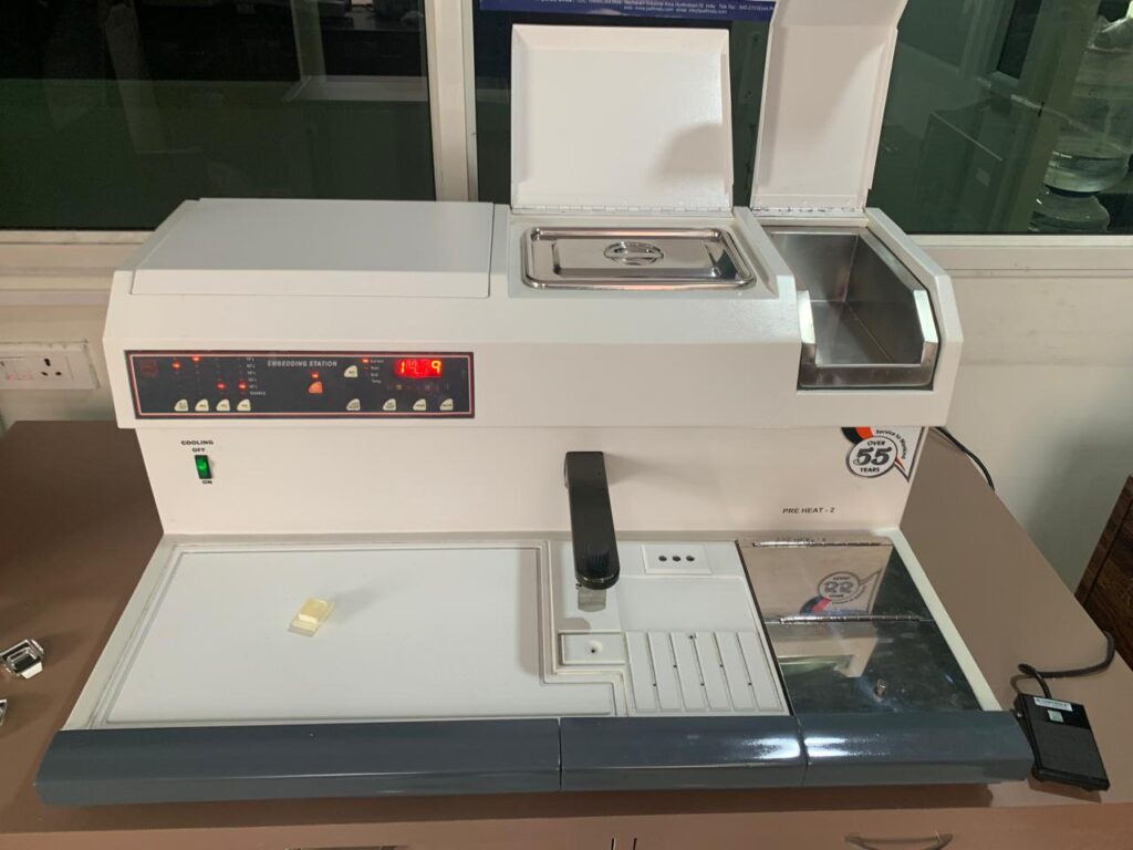 Tissue Embedding Station – Radhika Instruments